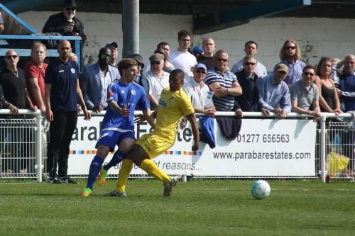 A knee-on-knee collision between Ollie Sprague (L) and Enfields Jonathan Muleba