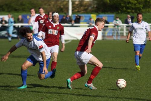Bognors Chad Field (R) and Enfields Harry Ottaway