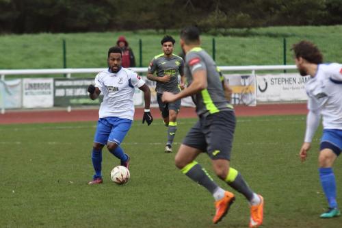 Enfields Bobby Devyne runs at the Havant defence