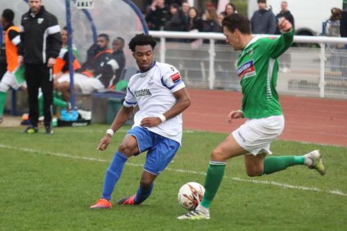 Enfields Dernell Wynter (L) and Leatherheads Joe Howe425