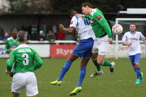 Leatherheads Joe Howe (green, R) challenges Karl Oliyide