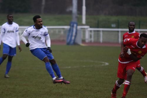 Enfields Bobby Devyne shoots, Mersthams Kristian Campbell ducks