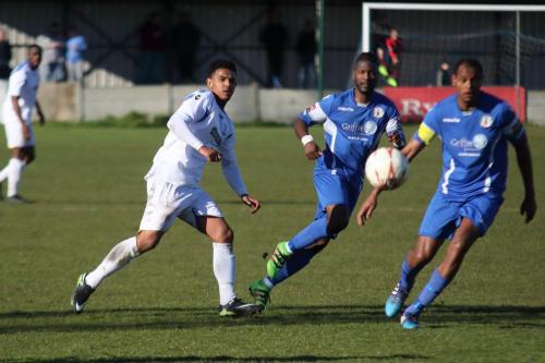 Enfields Nathan Livings and Grays Joao Carlos and Nathan Campbell (R)
