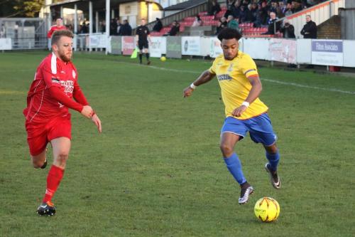 Harrows Steve Brown (L) and Enfields Dernell Wynter