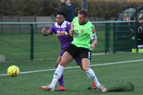 Enfields Dernell Wynter (L) and Hendons Arthur Lee