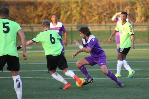 Hendons Keagan Cole (6) challenges Harry Ottaway