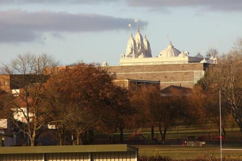 The view of the Shree Swaminarayan Mandir temple across Silver Jubilee Park773