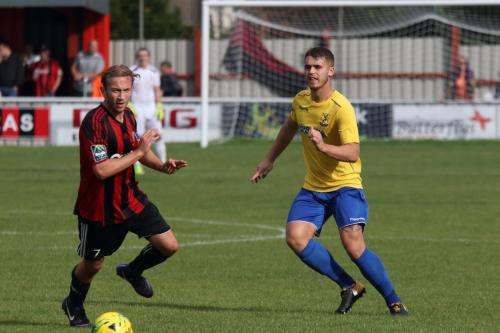 Brightlingseas Robbie Rees (L) and Enfields Dan Rumens
