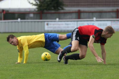 Enfields Mickey Parcell (L) and Brightlingseas Connor Witherspoon