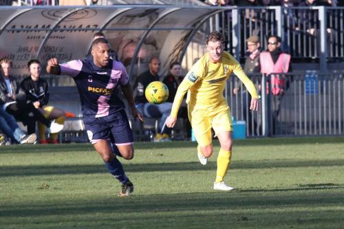 Dulwichs Rickie Hayles (L) and Enfields Liam Hope19