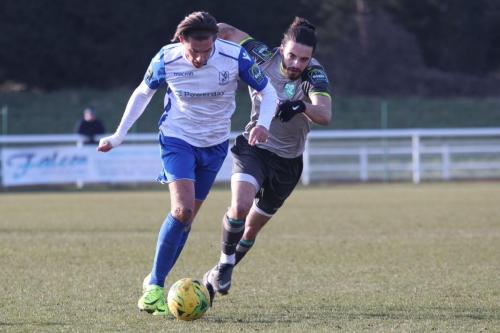 Enfields Sam Youngs (L) and Leatherheads Dan Gallagher25