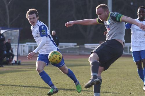 Leatherheads Lee Minshull clears from Mickey Parcell