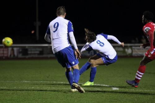 Enfields Sam Youngs (8) shoots