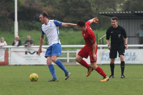 Enfields Matt Johnson (L) and Worthings Danny Barker