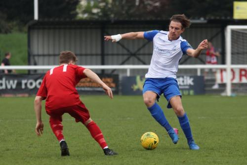 Enfields Sam Youngs (R) and Worthings Jared Rance