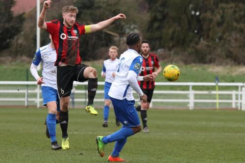 Brightlingseas Josh Gould (red black) and Enfields Dernell Wynter