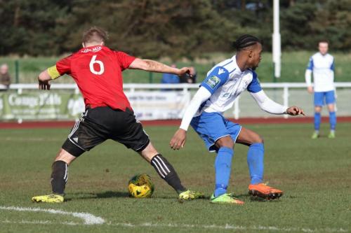Brightlingseas Matt Cripps (L) and Enfields Dernell Wynter