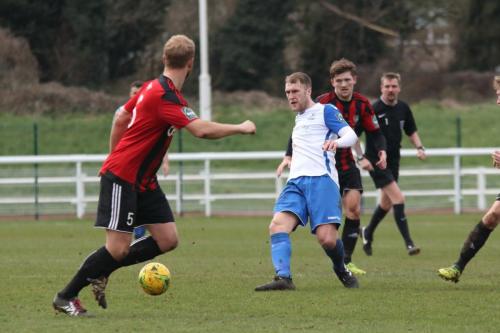 Enfields Brad Wadkins (R) and Brightlingseas Josh Gould