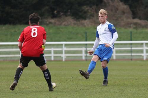 Enfields Ryan Blackman (R) and Brightlingseas Thomas Dunningham