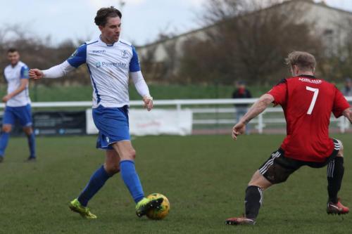 Enfields Sam Youngs (L) and Brightlingseas Terry Amass