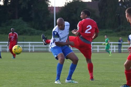 Enfields Simon Thomas (L) and Harrows Shaun Preddie