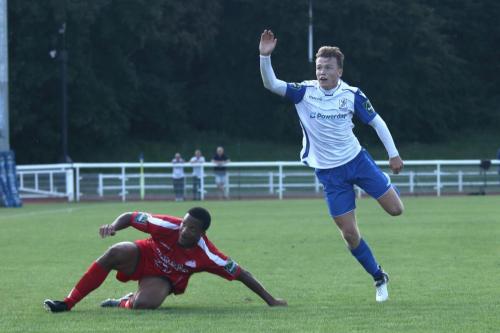 Harrows Shaun Preddie (L) and Enfields Mickey Parcell