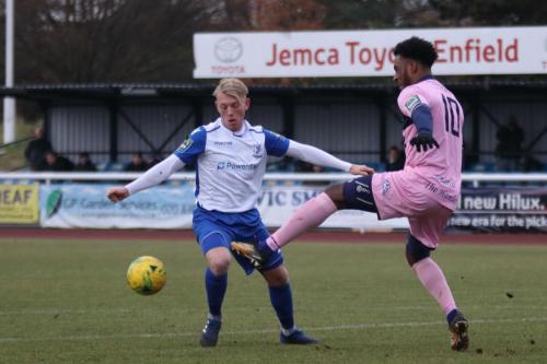 Enfields Ryan Blackman (L) and Dulwichs Nathan Ferguson