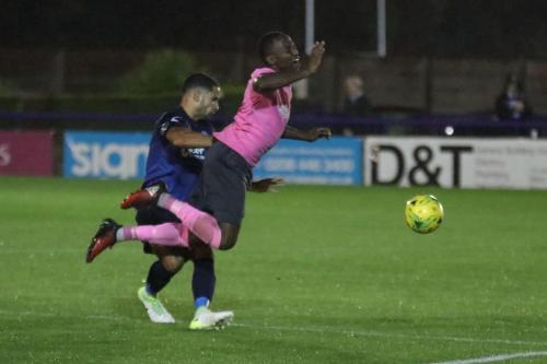 Winagtes Joe Pizzi (L) challenges Ryan Blake
