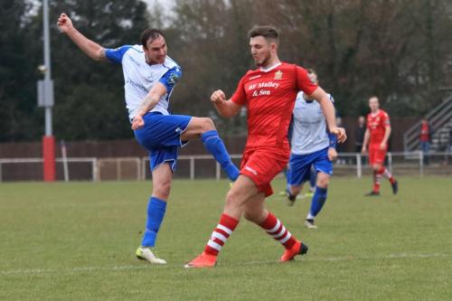 Enfields Matt Johnson (L) and Hornchurchs Kenzer Lee