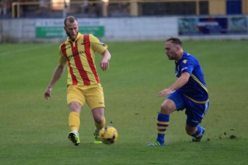 Enfields Sam Hatton (L) ad Basingstokes Sam Argent
