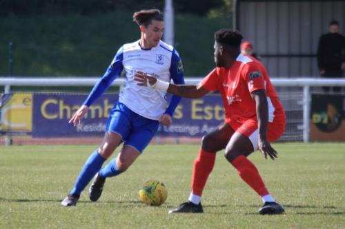 Enfields Sam Youngs (L) and Carshaltons Paris Hamilton-Downes