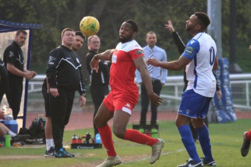 Leatherheads Jerry Nnamani (red )and Enfields Kezie Ibe