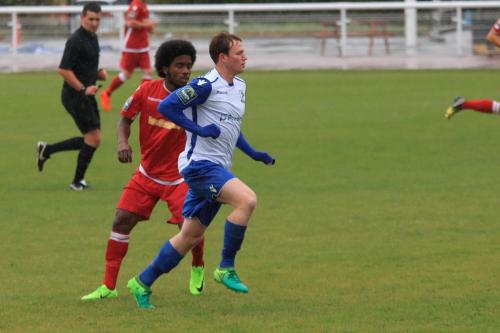 Enfields Aaron Greene (R) and Mersthams Walter Figueira