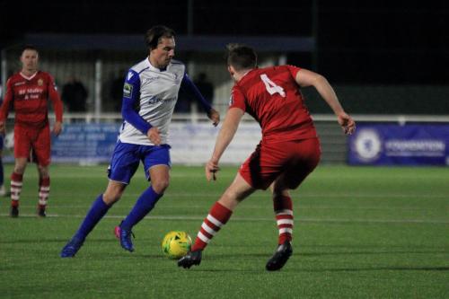 Enfields Sam Youngs (L) and Hornchurchs Kenzer Lee