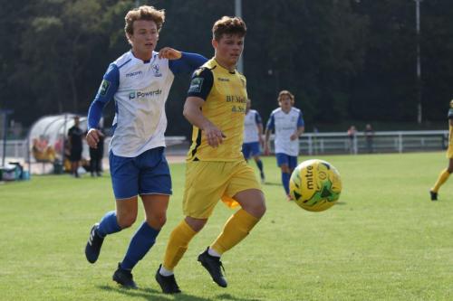 Enfields Mickey Parcell (L) and Hornchurchs Jay Porter