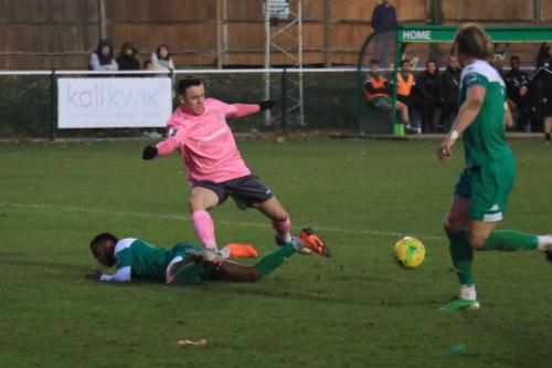 Leatherheads Jerry Nnamani (L) challenegs Brandon Adams