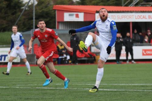 Worthings James Crane (L) and Enfields Billy Bricknell