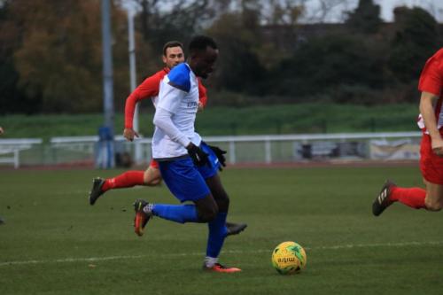 Enfields Bobson Bawling runs at the defence