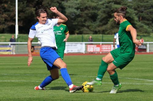 Enfields Sam Youngs (L) and Horshams Jerry OSullivanx