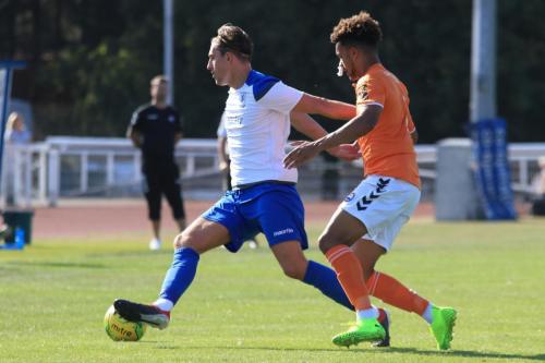 Enfields Sam Youngs (L) and Braintrees Cameron Green