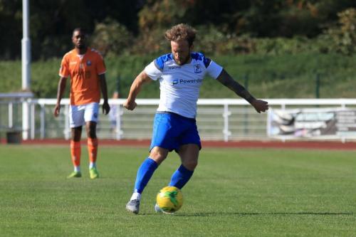 Scott Thomas shoots from long range
