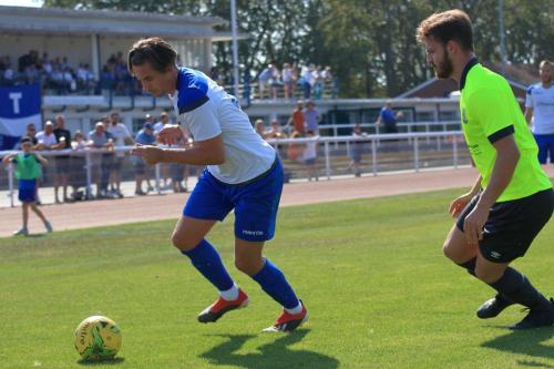 Enfields Sam Youngs (L) and Potters Bars Bradley Sach