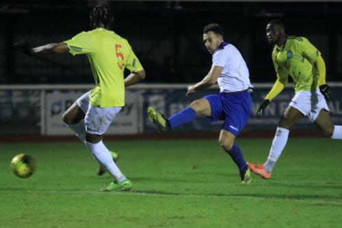 Lyle Della Verde shootsx