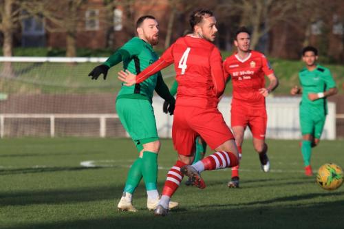 Enfields Billy Bricknell (L) and Hornchurchs Arthur Lee