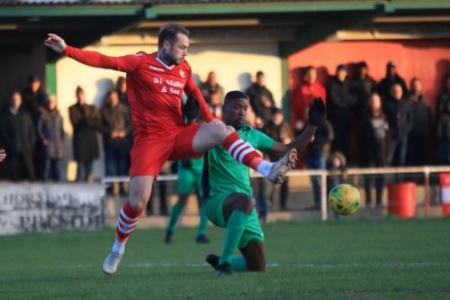 Hornchurchs Arthur Lee (L) and Enfields Shaun Okojie