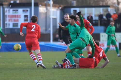 Hornchurchs Matt Johnson (6) tackles Sam Youngs as Mickey Parcell (2) and Nathan Livings chase the loose ball