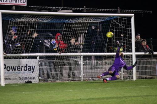 Joseph Turpin puts Maldon 3-2 ahead with one round remaining