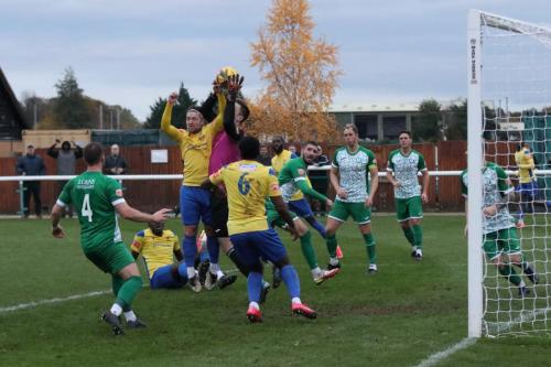 IMG 7506-Biggleswade-keeper-Jake-Alley-catches-under-pressure-from-Lewis-Taaffe