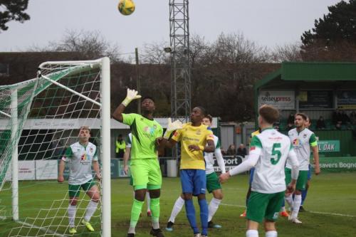 IMG 8793-Bognor-keeper-Amadou-Tangara-watches-as-the-ball-drops-over-the-bar