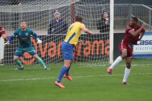 IMG 5021-Enfields-Adam-Cunnington-yellow-heads-just-wide